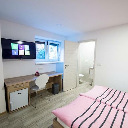 Guesthouse Ursa Preddvor Szoba fotó