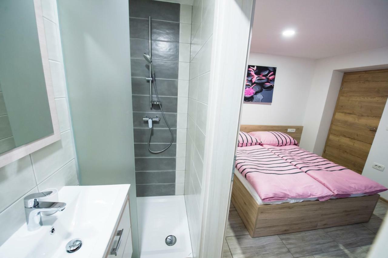 Guesthouse Ursa Preddvor Szoba fotó